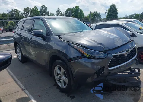 2022 Toyota Highlander Le z USA, uszkodzony, nr VIN 5TDBZRBH4NS195949